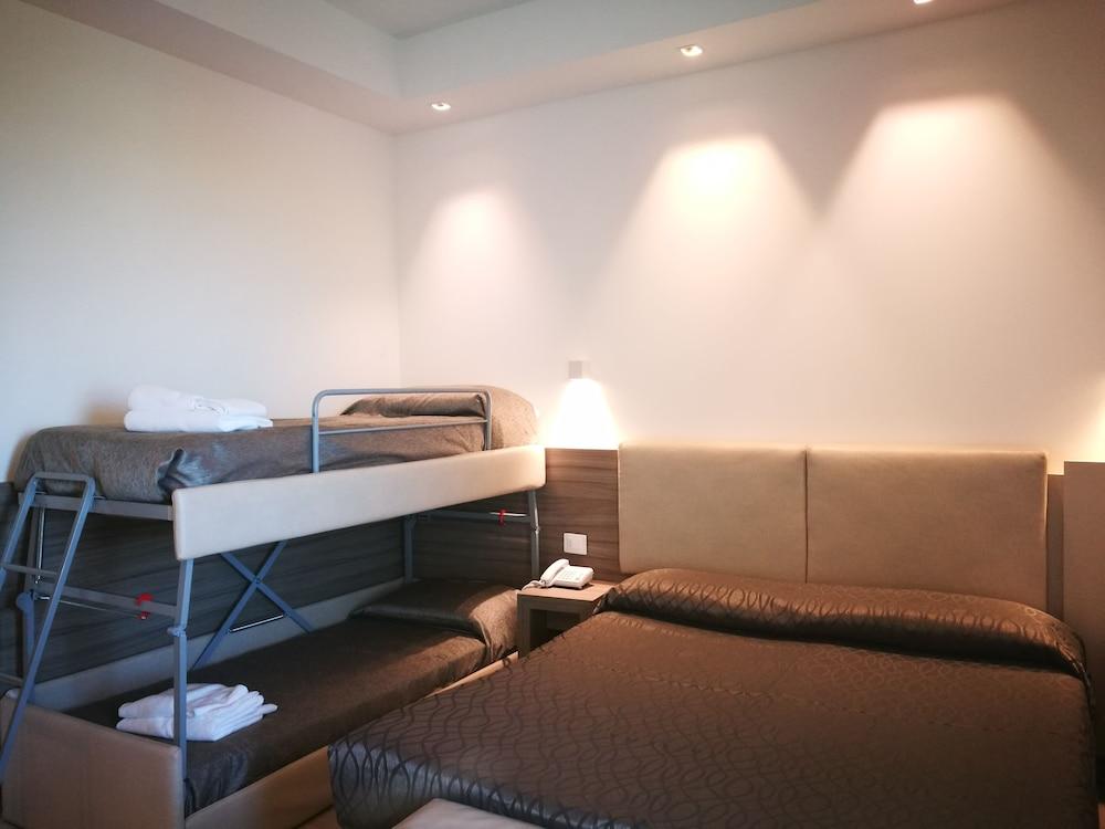 סקליאה Hotel Santa Caterina Village Club מראה חיצוני תמונה