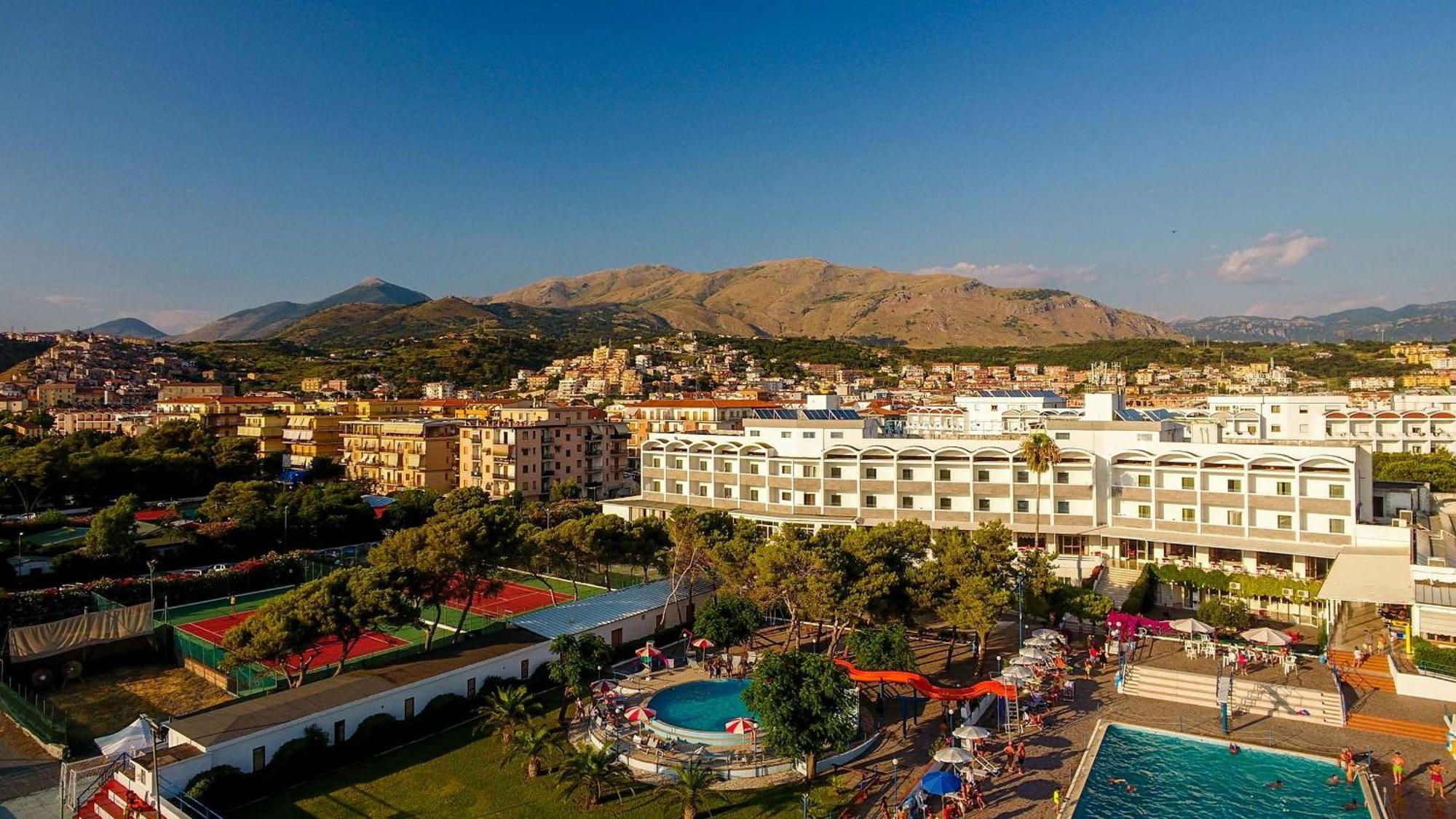 סקליאה Hotel Santa Caterina Village Club מראה חיצוני תמונה